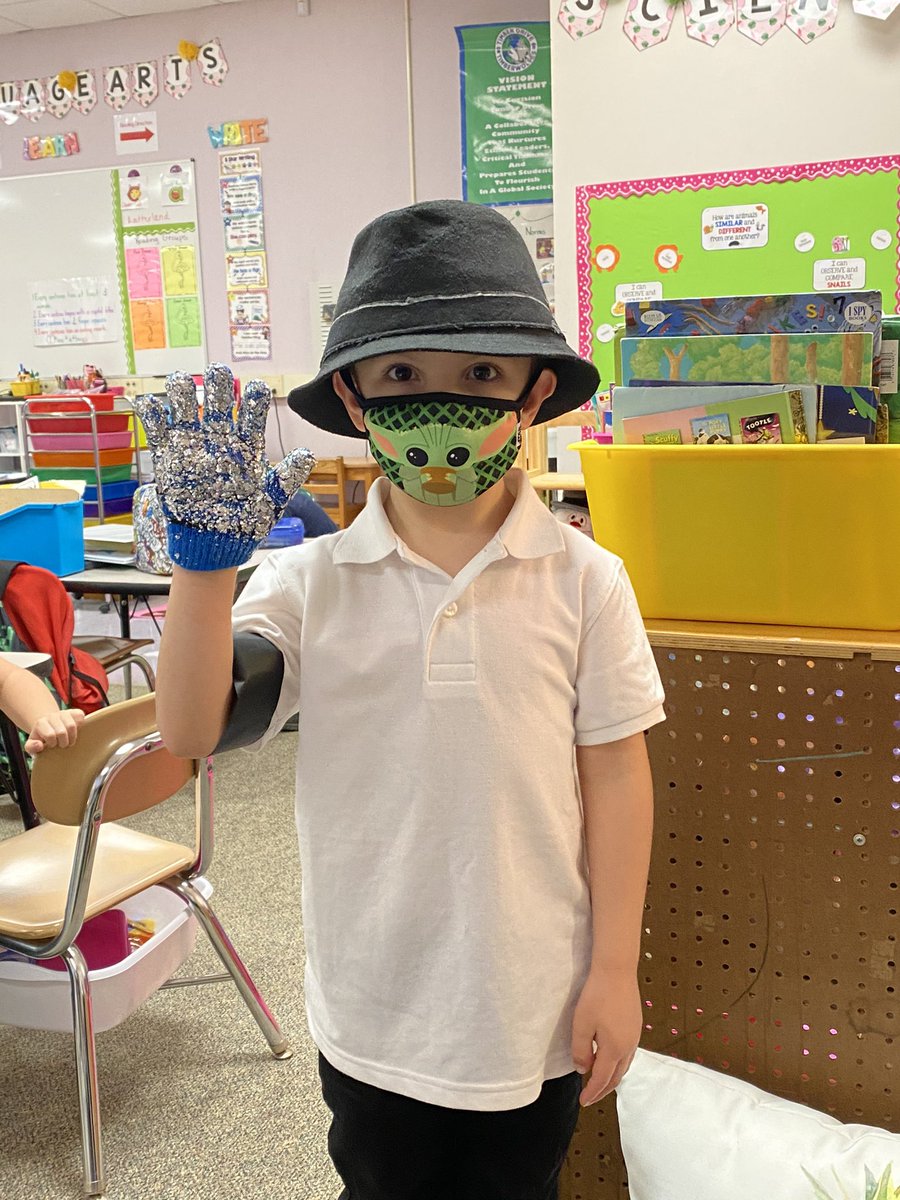 kinderwolves215's tweet photo. @TimberDriveES @timberlibrary  Biography Day. He was so inspired by MJ https://t.co/x3vkVvw0Jb