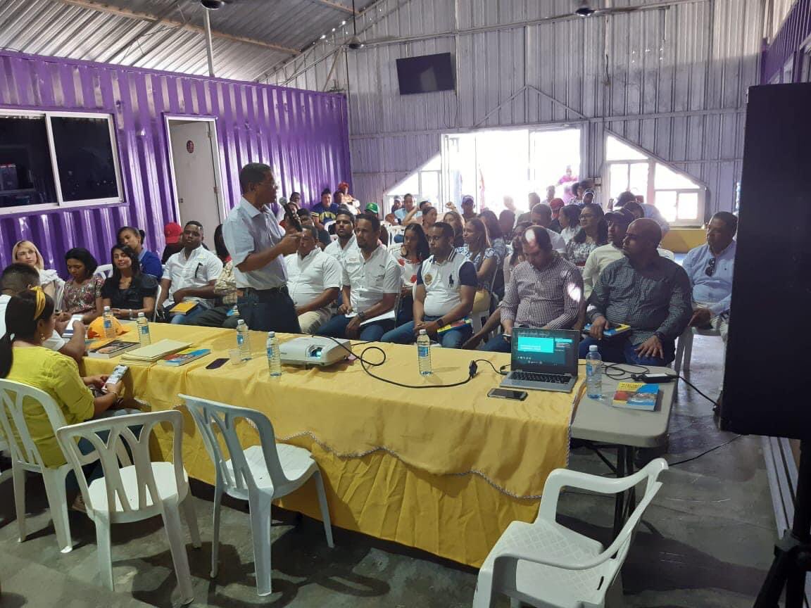 Dcamina20R's tweet photo. Con entusiasmo, determinación y humildad hemos compartido nuestros conocimientos con diversos sectores de la vida nacional.
Agradecido de Dios por haber puesto mi vida en la ruta de la educación.
#BelarminioRamirez
#GroupRamirezMark https://t.co/MZNxIw7yHQ