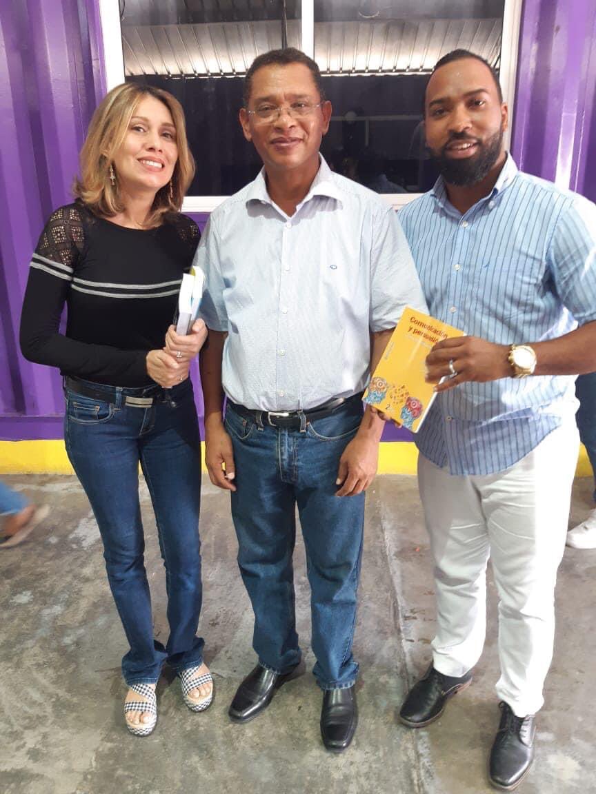 Dcamina20R's tweet photo. Con entusiasmo, determinación y humildad hemos compartido nuestros conocimientos con diversos sectores de la vida nacional.
Agradecido de Dios por haber puesto mi vida en la ruta de la educación.
#BelarminioRamirez
#GroupRamirezMark https://t.co/MZNxIw7yHQ
