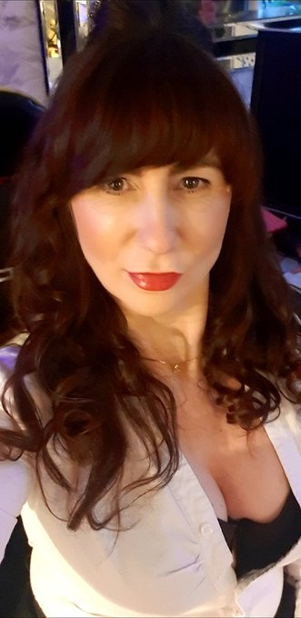 Good Evening Boiz..how are we all hanging!? The queen of wetness is on skype if you would like to join