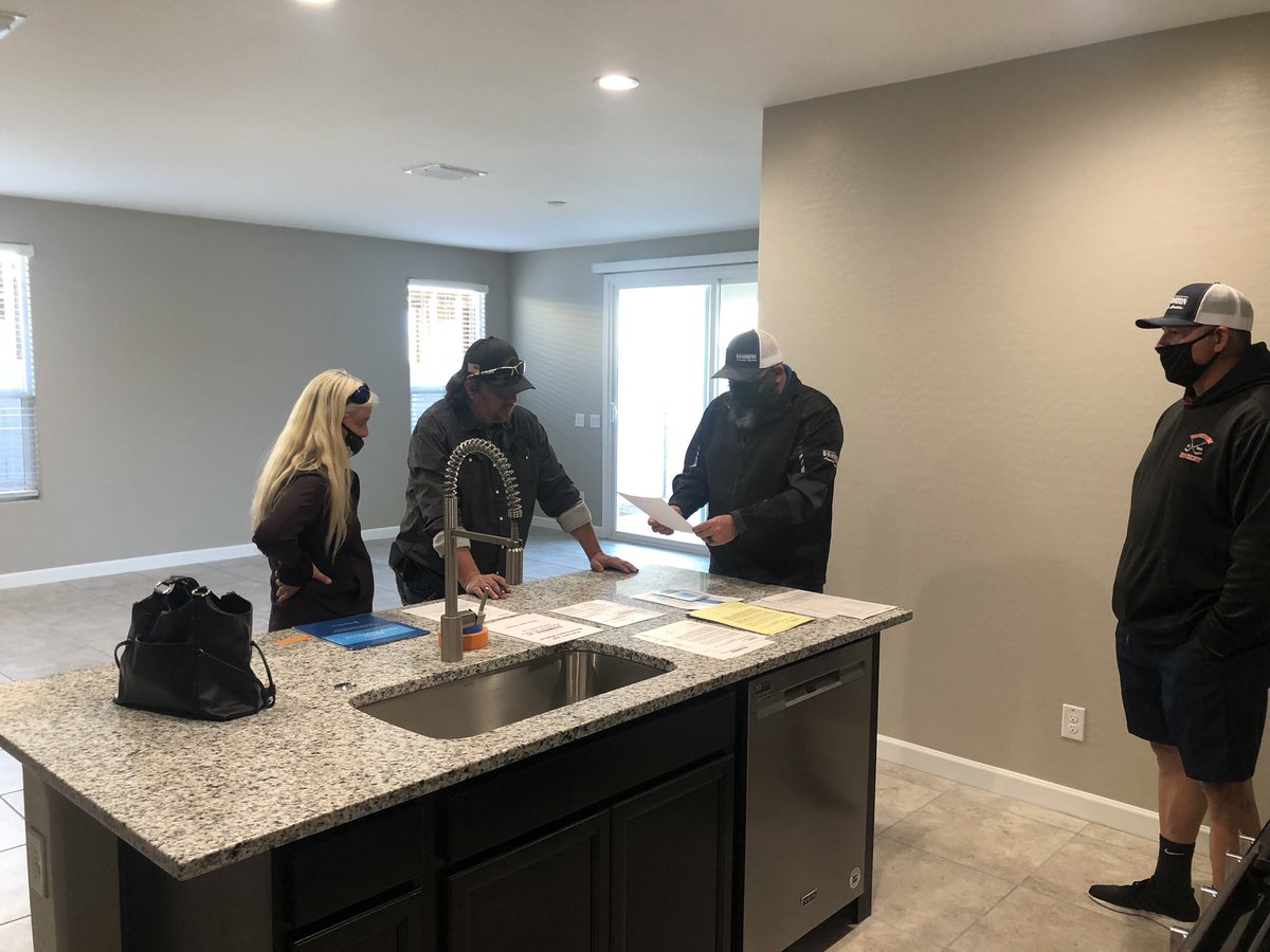 Orientation walk thru ✅
Gary & Marie are closing this week & this is their first home ever to OWN! Exciting is an understatement... 🥰🎉🏠
#buildwealth #Realestate #AZrealtor #happybuyers #AZliving☀️ #icanhelp #newbuilds #DRHortonhomes