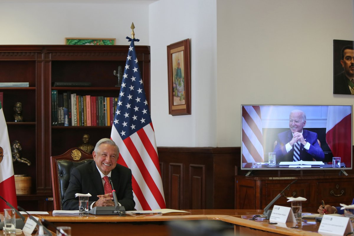 Conversamos con el presidente Joe Biden y su equipo. Fue un encuentro amistoso y por el bien de nuestros pueblos. Les comparto el inicio de la reunión bilateral:

youtu.be/DBHpg35aVFs
