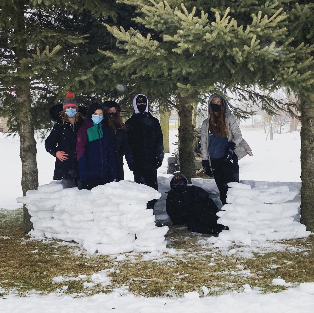 MigchelsMandy's tweet photo. @MitchellDHS creating in the snow #winterfun #outsideactivity https://t.co/oKpHdd1YjF