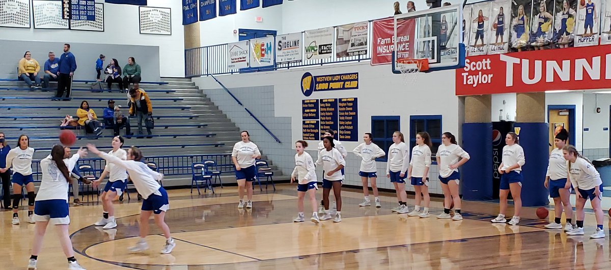 HuskerVol's tweet photo. #TennesseeGirlsHighSchoolBasketball #TSSAA #Region7AA Semifinal: @ChesterCoHigh(blue) vs. @WestviewGBB(white) right now on 101.3 WCMT-FM @ThunderboltInfo https://t.co/pTjAh48b7p https://t.co/xbWR11cPot