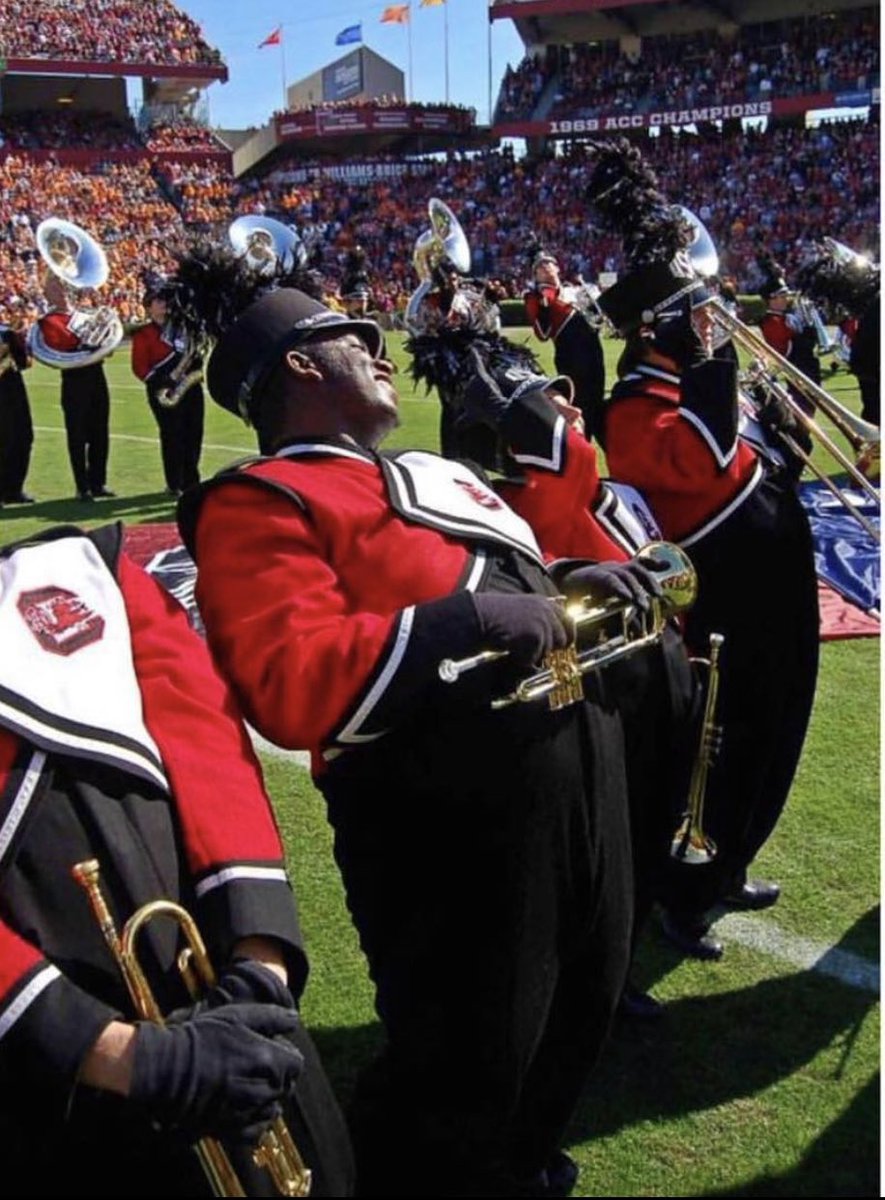 _MrBrownlee's tweet image. I miss band! And Carolina! #MarchedFirst #ZetaChi