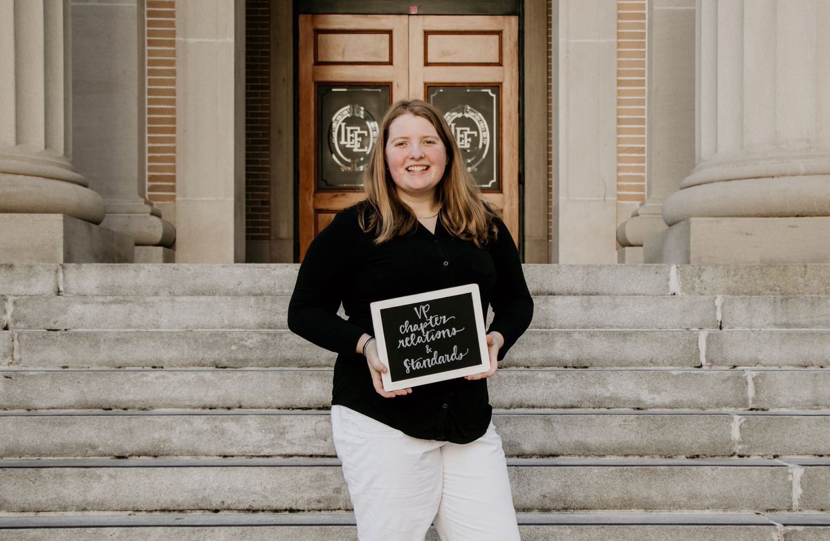 FGCU Alpha Chi Omega tweet media