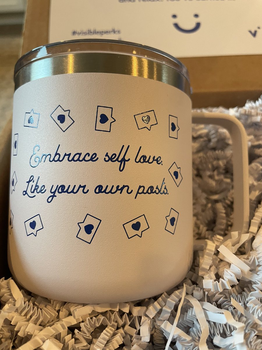 emilyjaeh's tweet photo. Big shoutout to my 🐨-tea phone company, @Visible, for spreading kindness and being simply awesome. Thank you! I’ll be sure to follow your lead and share my gift with someone special. #visibleperks #visiblemerch https://t.co/khqSWbcSs8