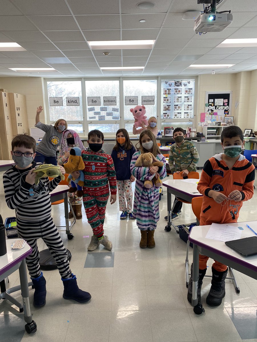 cherokee3miller's tweet photo. We are starting our week comfy & cozy to celebrate a week of reading. #ReadAcrossAmericaWeek2021 #cherokeeinspires https://t.co/WWyzs8rE54