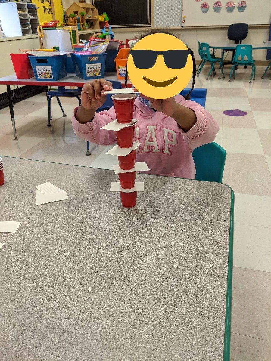 misswalter28's tweet photo. I ♥️ #STEM. Worked on fine motor skills, concentration, patterns, and counting all in about 15 minutes. There were so many great conversations! https://t.co/AAh6C2AF62