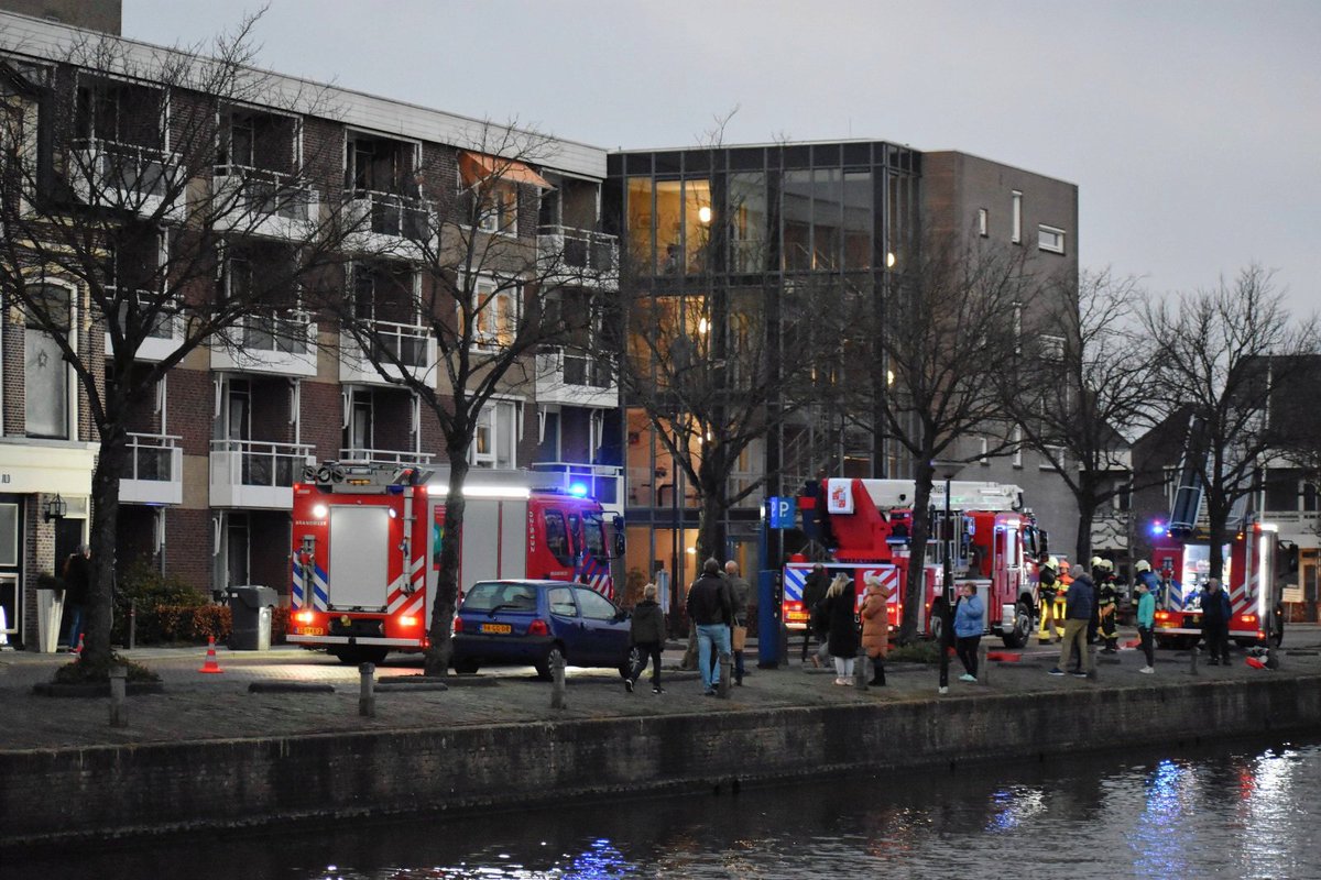 🚨 Uitruk nummer: 27
📆 01-03-2021
🕛 18:15:23
((📟)) P 1 (BNN-09) BR woning
🚩 Zuiderkade Franeker
🚒 HW 4650

Samen met <a href="/brwfraneker/">Brandweer Franeker</a> en <a href="/BrandweerMenaam/">Brandweer Menaam</a> gealarmeerd en uitgerukt voor een vermeende brand in een seniorencomplex. Uit verkenning bleek dat het om loos alarm ging.