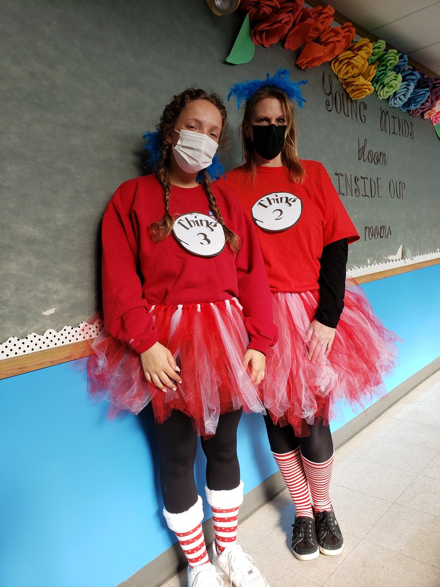 Love our First Grade Team <a href="/GrayElementary/">Gray Elementary</a>
"Wait!! There is only supposed to be two things and one Cat in the Hat!" -an astute 1st grader
#SPSReads
