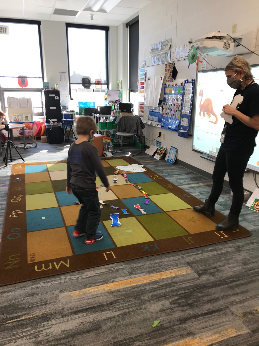 ETCSD's tweet photo. I DINO know about you, but we think these collaborative projects are DINO-MITE!
4K students finished their dinosaur unit by making "fossils" and turning them into dinosaurs! ๐๐
#ETlearningignitED #collaboration #LittlePrairiePrimary #easttroy https://t.co/vJSvn7tzmz