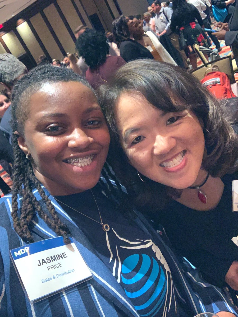 In honor of #WomensHistoryMonth I’d like to start off by giving well deserved flowers 🌺 to <a href="/TheAnneChow/">Anne Chow (周慧安)</a> - When Chow took the role of CEO at AT&amp;T Business, she became the unit’s FIRST female and woman of color to hold the position 💙 Because of you, WE KNOW WE CAN! Thank you 😊