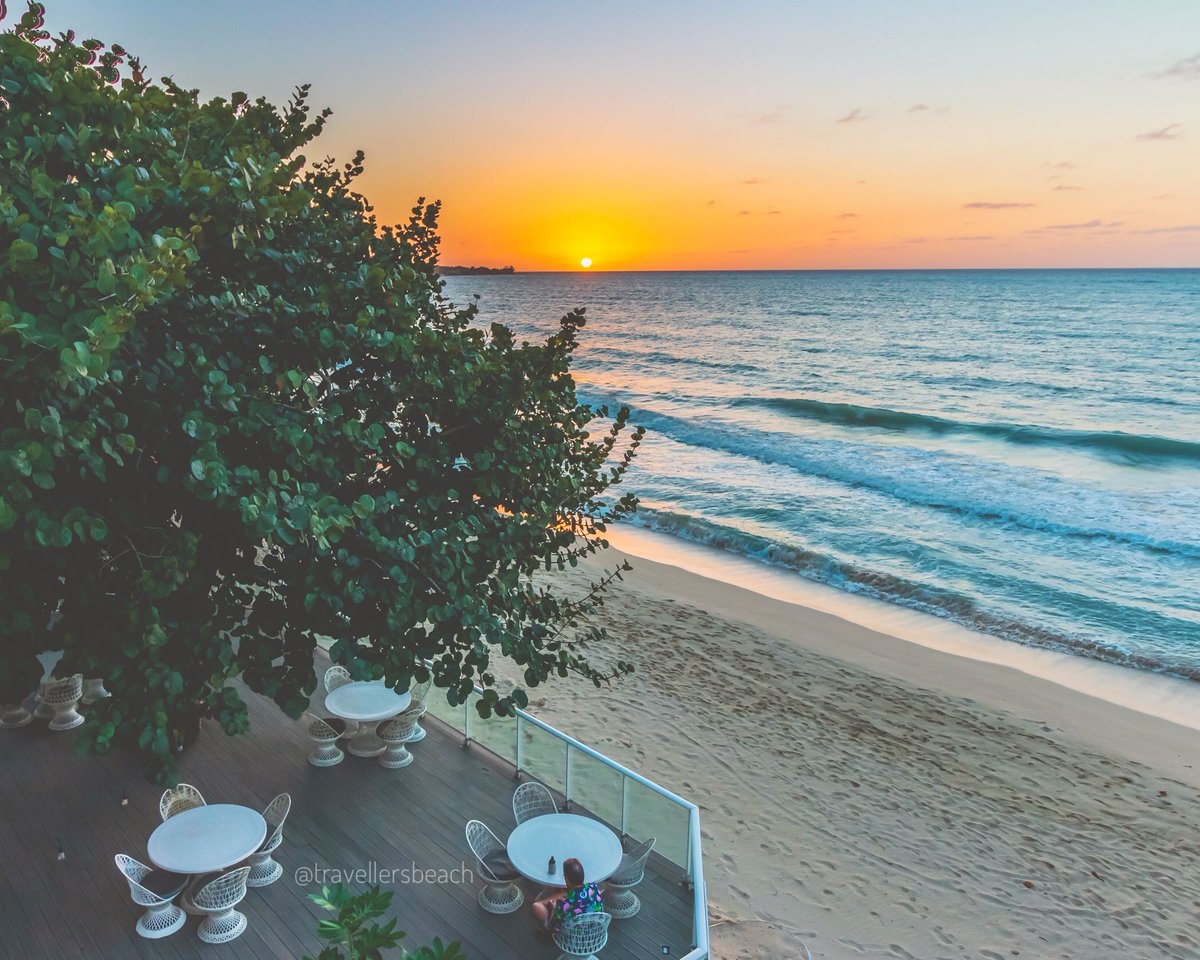 travellersbeach's tweet photo. How about watching the sunset over the Caribbean Sea while having dinner?
#travellersbeach #sevenmilebeach #visitjamaica #visitnegriljamaica #sunset #Jamaica #vacationmode #beachresort #capitalofcasual #negrilsunset https://t.co/9D8z3AwGe1