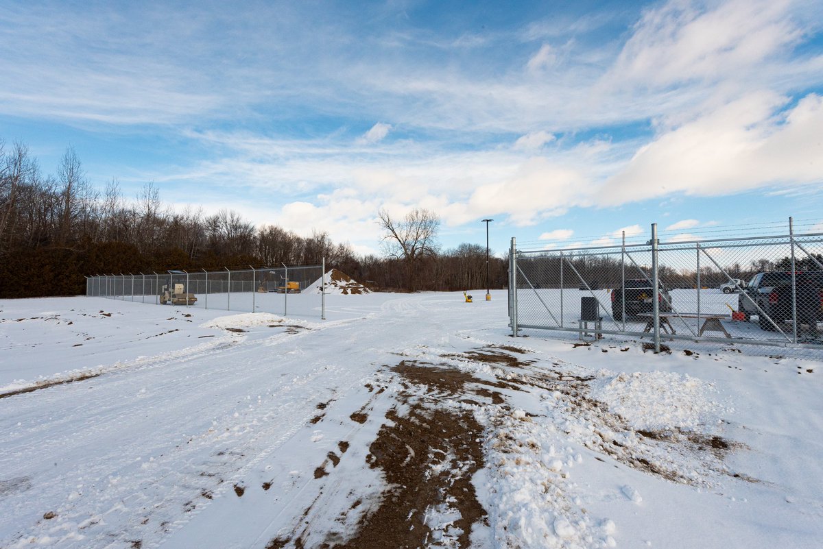 InLineFence's tweet image. From barbed wire chain link fencing to site access control. We provide integrated solutions to secure your property! Give us a call at 226-228-3757 or visit our website to schedule a free, on-site consultation. in-linefence.ca 

#Fencing #Chainlink #Security