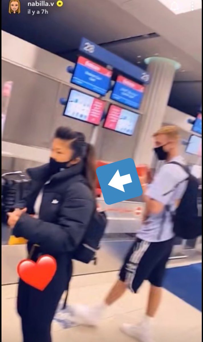 EmmaHjkl's tweet photo. @Nabilla Mère à mi temps qui assume rien t’assume pas ta nanny qui passe + de temps avec ton fils que toi. La pauvre vous la cacher bande d’ingrat. Ça joue la mère modèle que pour les snap, 1 fois la vidéo coupé tu le refile à la nanny ya que les debile qui ont pas compris https://t.co/C00ZUMzxxW