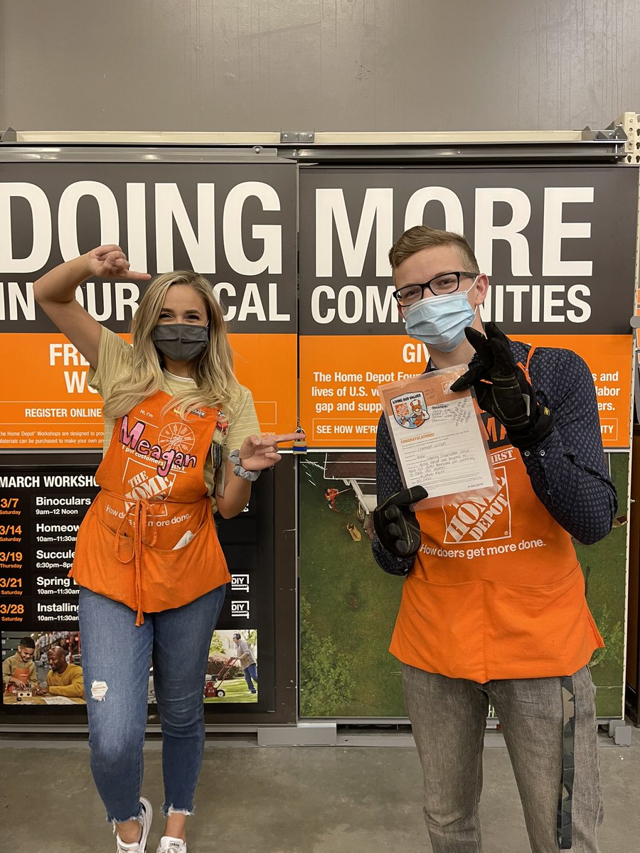 k_jahna's tweet photo. Shout out to Coleman for getting 25 credit applications, 100% cashier friendliness, and a 99.75% scan percent for last month! He GETs it!! #GETinvolved #ferocious4416 https://t.co/cj4qSTazOm