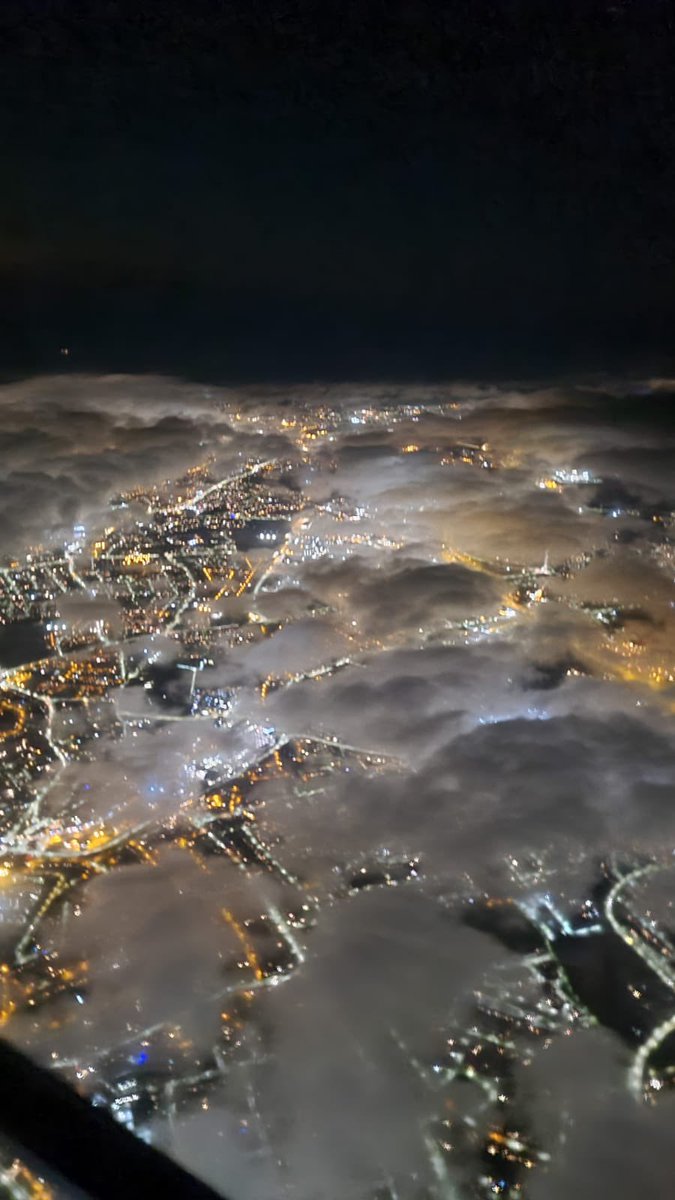 michealsheridan's tweet image. This is a pretty cool picture of #Dublin #Ireland taken by the crew of @ICRROfficial @AmbulanceNAS #HeliMed92 on their way home from a tasking last night. They had just brought a paediatric patient from South Galway area to @TempleStreetHos then back to #Cork.
