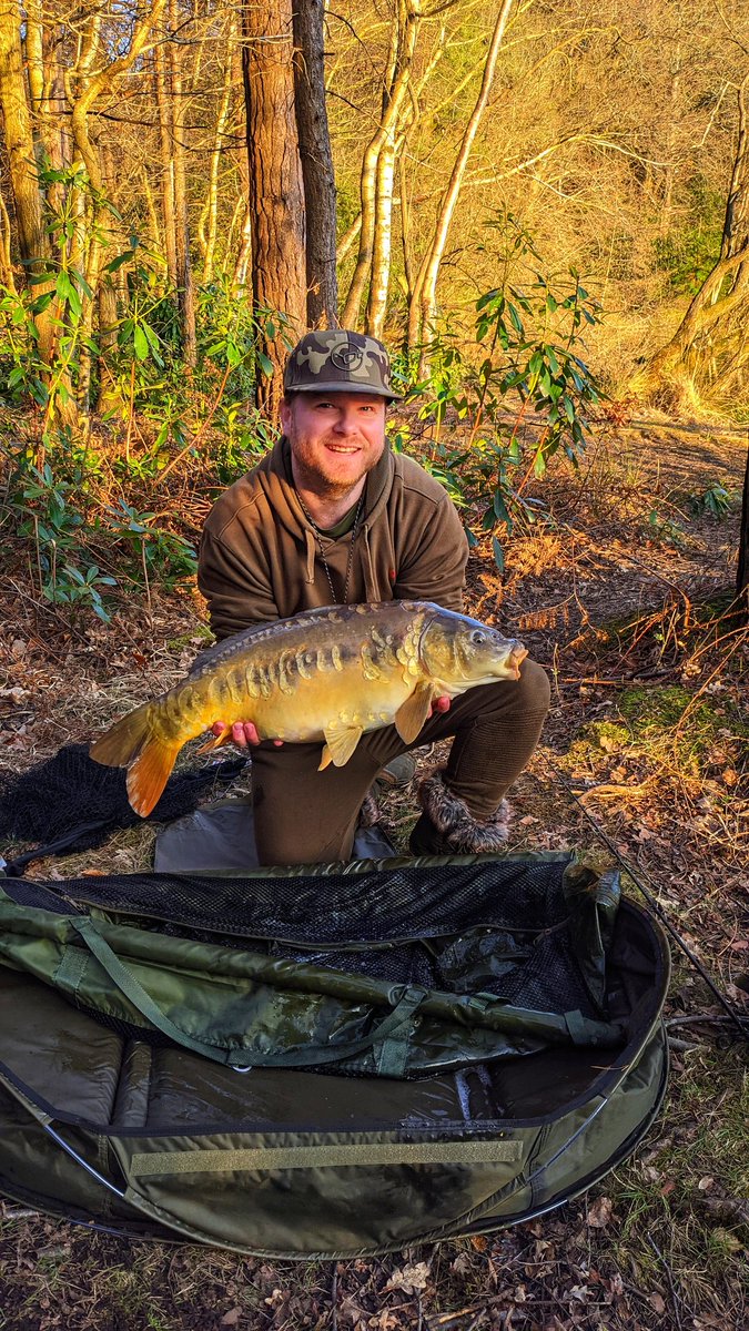 So I did manage to get another fish today!! This time a 19lb 5oz Mirror Carp.. 2 sessions 2 fish happy days! #fishing #carpfishing 😎🎣