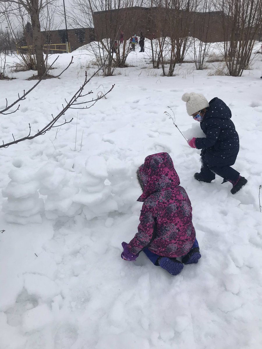 Kinder Room 208 tweet media