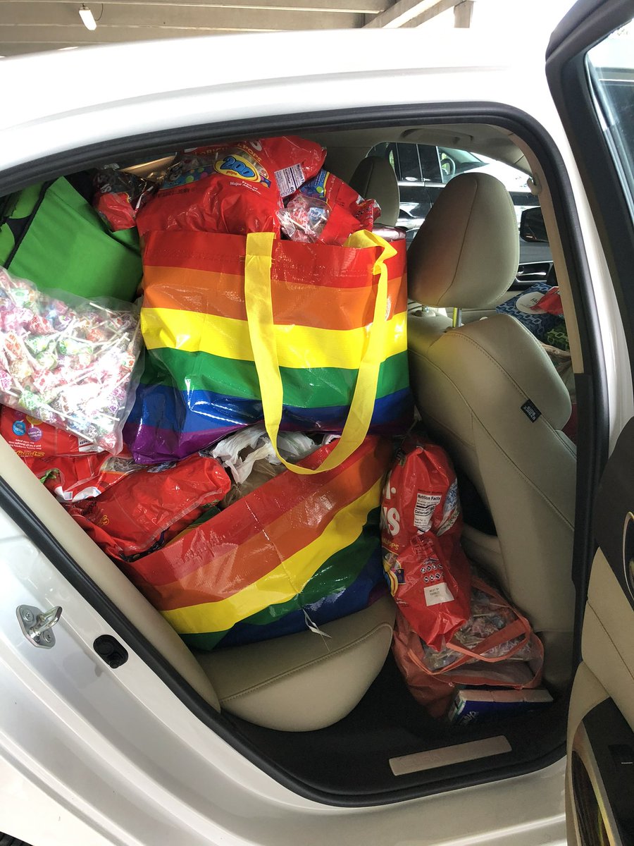 DragonsNjhs's tweet photo. On Friday, we donated a carload worth of tissues, lollipops, and character bandaids to @SofiasHopeNPO, a fantastic organization fighting childhood cancer. We are honored to help in the fight and bring comfort to brave kids battling cancer 💚💚 @RachelCapitano @DonEstridgeHTMS https://t.co/NOB3A1bjUj