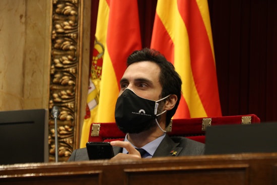 dfertl's tweet photo. Speaker of the #Catalan parliament Roger Torrent, &amp; 3 other members of the parliament’s bureau, face criminal charges of “disobedience” for allowing votes on #Spain’s corrupt monarchy &amp; #selfdetermination for #Catalonia.
#LlibertatPresosPolitics #democracy
https://t.co/820U4hMMRD https://t.co/QKgN1NYVhg