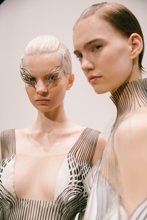 etherealtouches's tweet photo. Backstage at Iris Van Herpen Couture Fall 2019 — photography by Christina Fragkou via Dazed. https://t.co/cQ1bdQwVKK