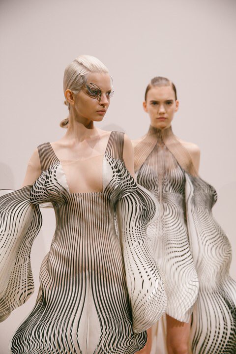 etherealtouches's tweet photo. Backstage at Iris Van Herpen Couture Fall 2019 — photography by Christina Fragkou via Dazed. https://t.co/cQ1bdQwVKK