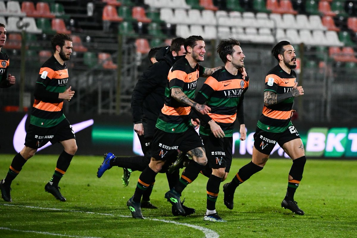 VeneziaFC_IT's tweet photo. 💥 Aramu x 2 💥

#ArancioNeroVerde 🟠⚫️🟢 https://t.co/wZllV13TpE