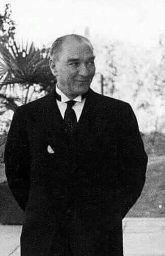 Atam çık gel senin emanetini bizi umursamıyorlar sana çok ihtiyacımız var keşki şimdi burda olabilsen en çaresiz anınızda çıkıp gelebilsen bir kez daha senin değerini anladık Z kuşağının gözleri yaşlı görmeden özledik seni #ZKuşağıUnutmaz #oymoyyok