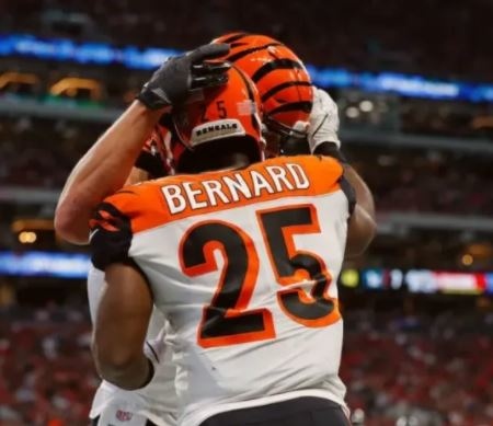 BengalsInsiders's tweet photo. Geno Atkins has been a key contributor to the Bengals' success for more than a decade. But in his plan for Cincinnati's free agency, Staff Writer John Sikora predicts that Atkins will be sent packing.

Click the link in our bio to read John's full plan. https://t.co/A6Iv30Qfqm