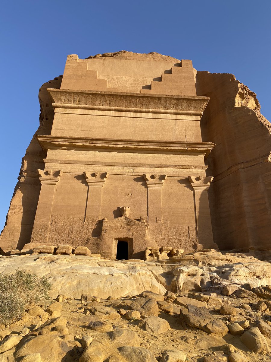 Badermasaker's tweet photo. العلا أرض الجمال والحضارة في بلادي 🇸🇦 أينما اتجهت تجدها زاخرة بتحف التاريخ والحضارة والعراقه. https://t.co/NSrbg5rc1j