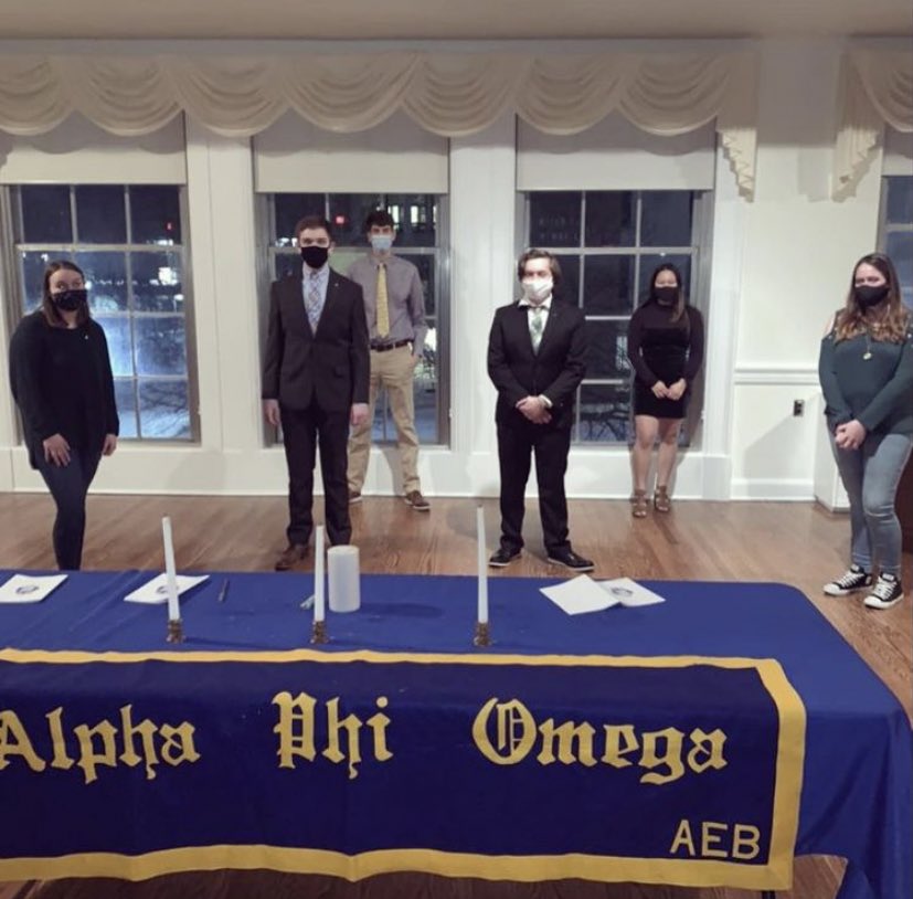aporegionh's tweet photo. Welcome to all of the new pledges in our Alpha Epsilon Beta chapter! 💙💛 #aporegionh #membershipmonday https://t.co/waYJukGZYY
