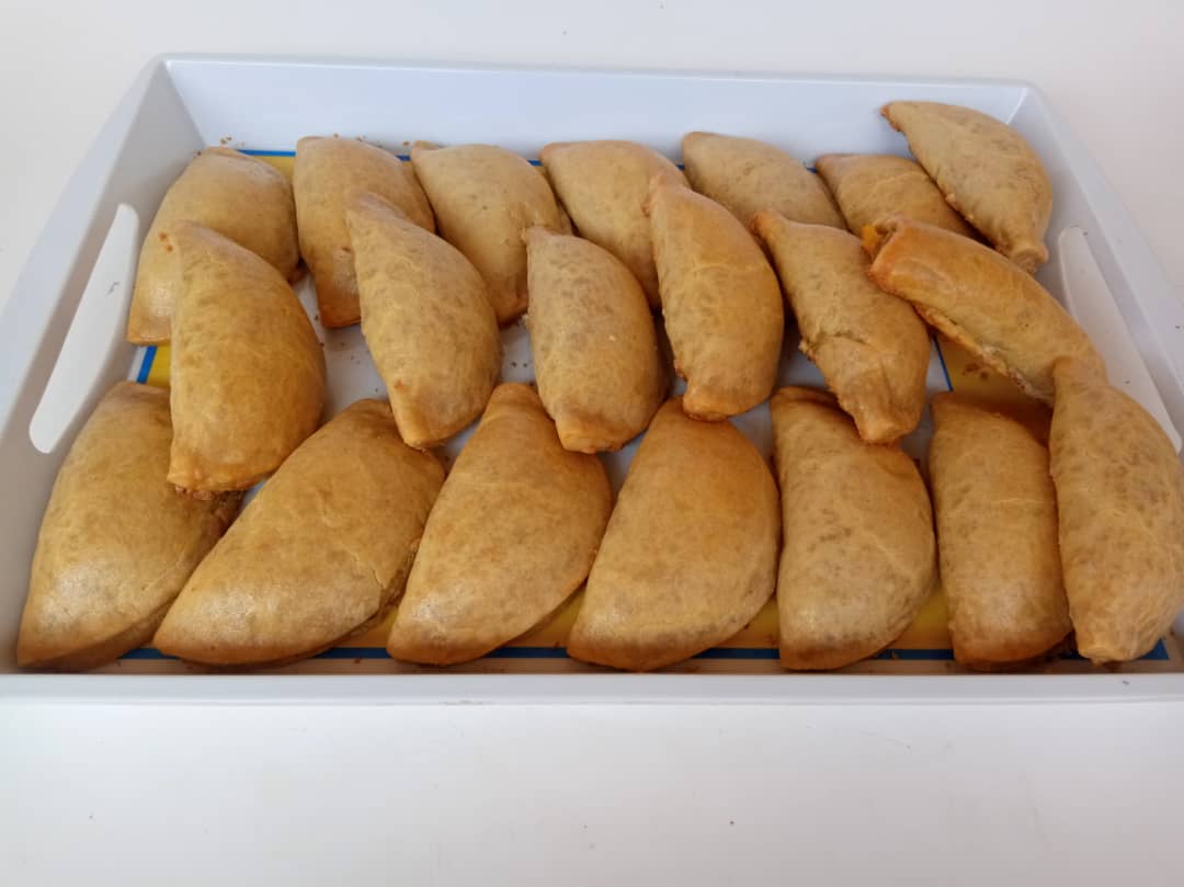 fortouchcakes's tweet photo. My Ibadan people..... I just said I should tell you that meat pie will be available tomorrow oo. Pls patronize your girl and help to retweet. My customers might be on your timeline. 

#BBNaijaHighlights #NURTW #obagoal #burna #ibadan https://t.co/FqT1bLD8ZS