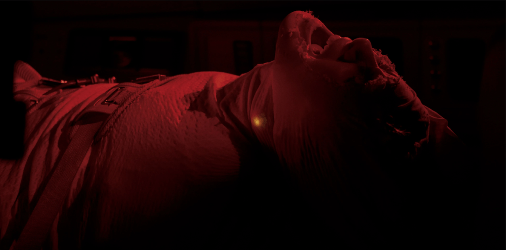 levmauc's tweet image. Netflix estrenará la película OXYGEN, donde una mujer que despierta atrapada en una cámara criogénica médica sin recordar cómo llegó allí tiene que reconstruir sus recuerdos para encontrar una salida a contrarreloj. Ha sido definida como una mezcla entre Buried y 28 días después.