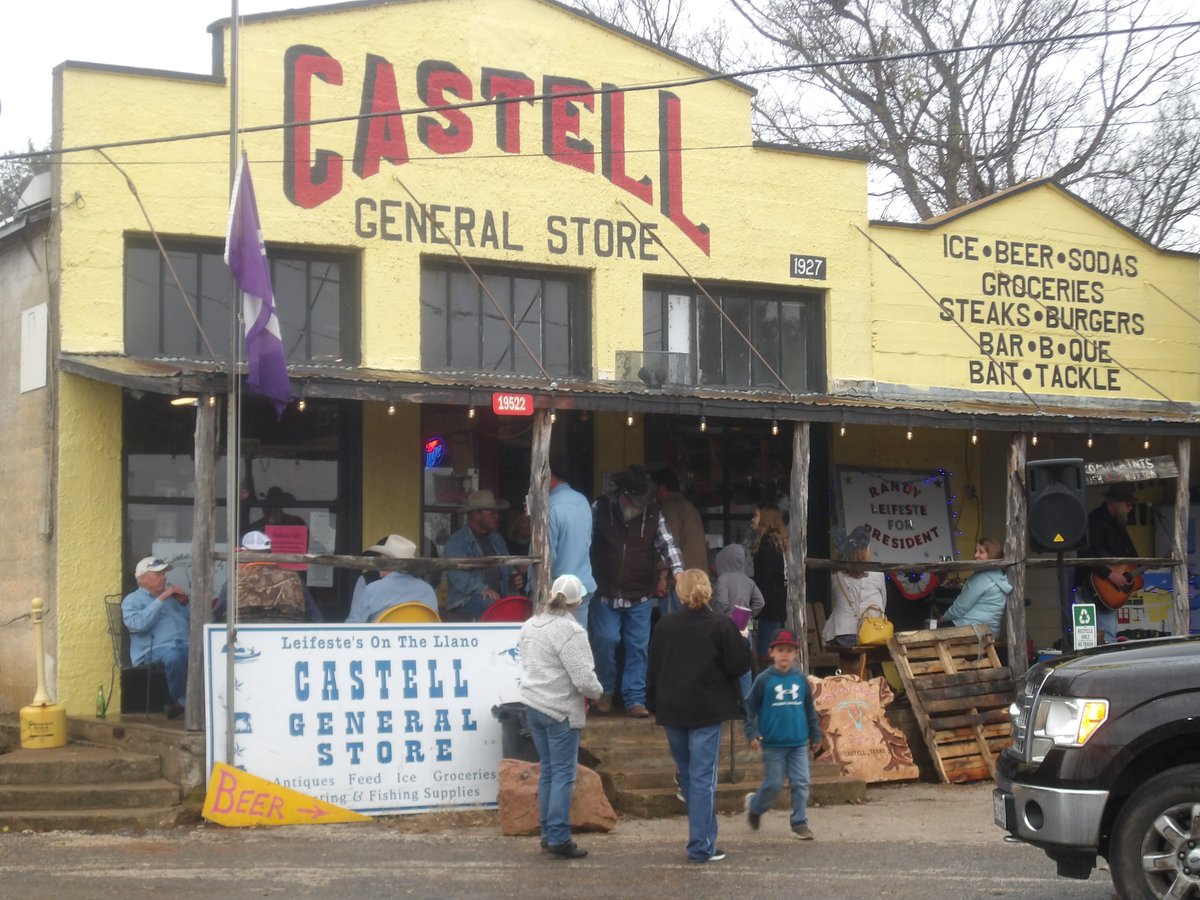 WDavidThomason's tweet photo. A little away from my typical post. I'm a big flyfishing guy and had a great weekend on the Llano River and a chili cookoff in Castell. Got an 18" and a 16" as the two largest. #flyfishing #TXRivers https://t.co/vkVQpMdOXy