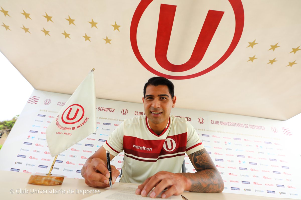 #MercadoDePases 🇵🇪 El delantero Enzo Gutiérrez, de varias temporadas en #SantiagoWanderers 🇨🇱, es nuevo jugador de #Universitario. Firmó su nuevo contrato por una temporada