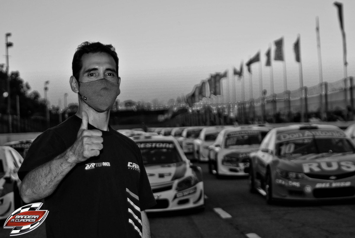 Me saco el sombrero. Se puso la del Diego el señor <a href="/cnianco/">Christian Ñanco</a>. Jugador de toda la cancha. Tira el centro y va a cabecear. Perfil bajo y siempre atento con todos. No le pesó el fin de semana con el <a href="/TopRaceOk/">Top Race</a> y <a href="/Procar_4000/">Procar4000</a>. Grande compañero!! #TRBAires.