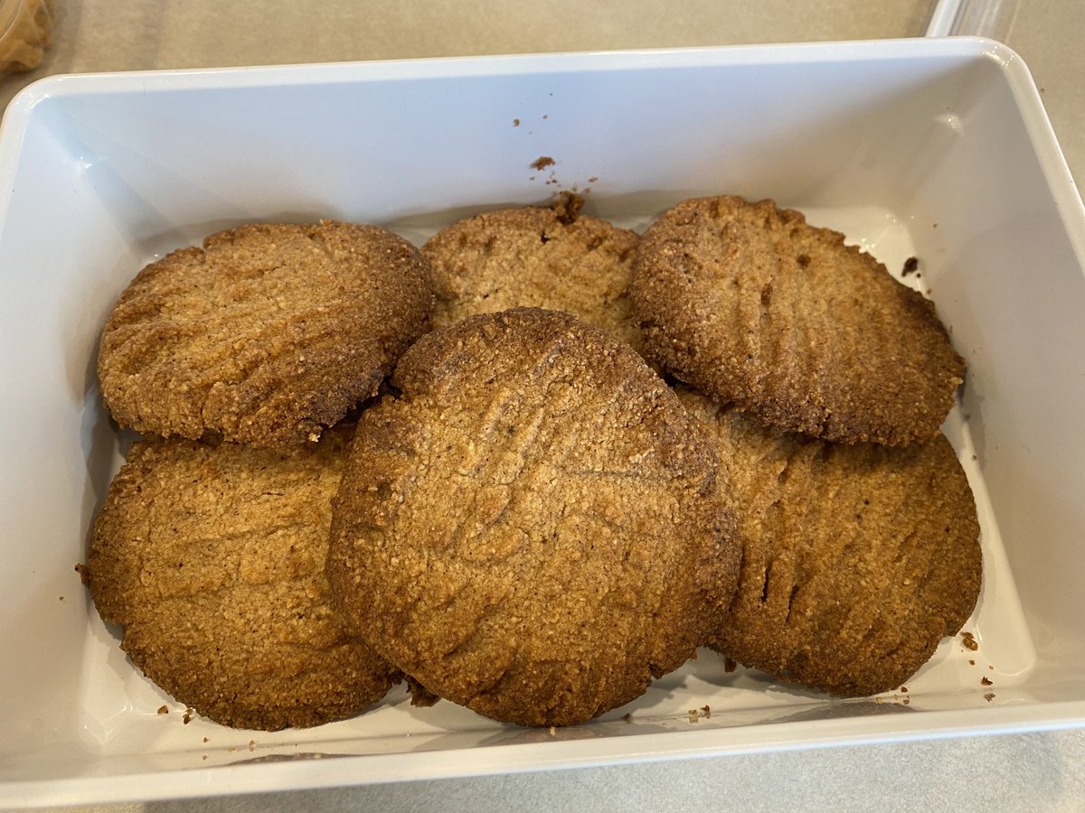 MLMJ1671's tweet photo. Eggless Low Carb Gingerbread Cookies!! Yummy and healthy 😋😋
#lowcarb #keto https://t.co/417nh5r8Da