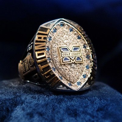 KamWilliams__'s tweet photo. Extremely Honored To Receive My 2nd Offer From Mississippi Gulf Coast CC💙🐶💛! #intheblue @clarencemcdoug1 @BrettSShufelt https://t.co/oeGWSKNZUI