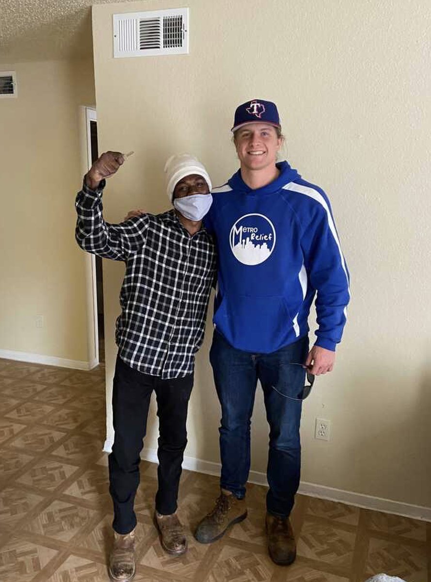 MetroRelief's tweet image. Introducing Kiemon, formerly homeless, but here holding the keys to his new apt.  Being thankful, he decided to serve on the bus this Saturday, I love when these stories come full circle.