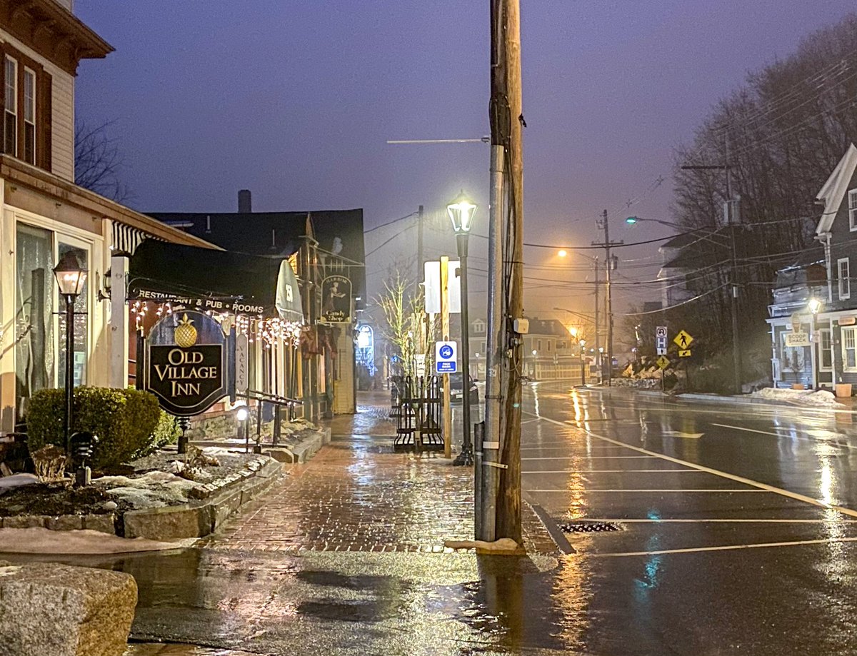 OgunquitPolice's tweet photo. Rainy Monday morning from #Ogunquit compliments of @rick03907 https://t.co/G4idcBFrha
