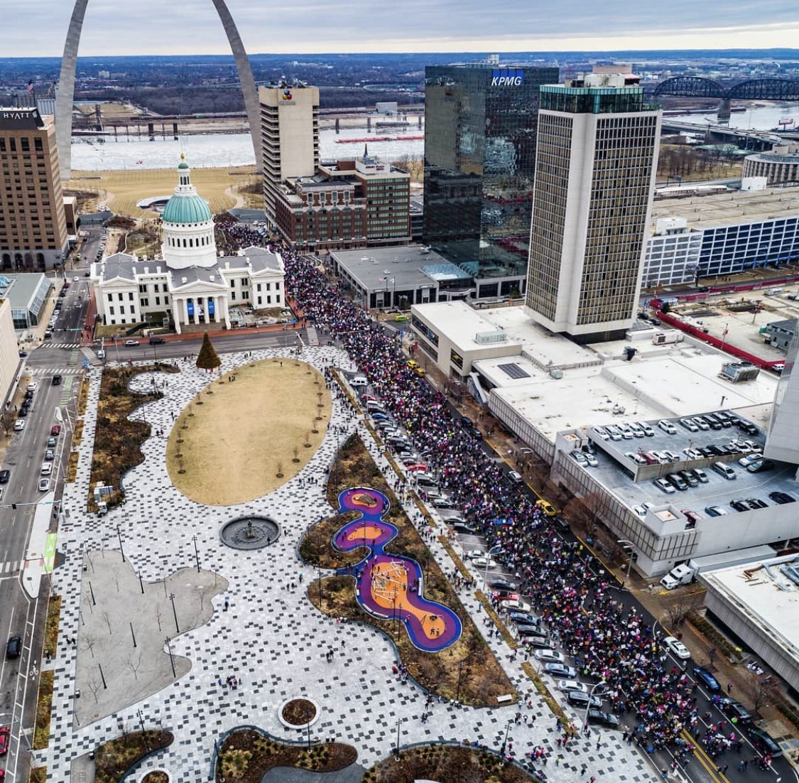 StlWomens's tweet photo. This year's Women’s March will physically look very different, but our vision is just as clear! 
✊🏿✊🏾✊🏽✊🏼✊🏻✊

Our voices need to be heard. Join us virtually @ 10AM on Saturday 👉 https://t.co/bWXdoR96XE

Speak up and Speak loud 📢 
#womenmarch2021 #HERstory 

📷: @stl_from_above https://t.co/k2EI1NOWhs