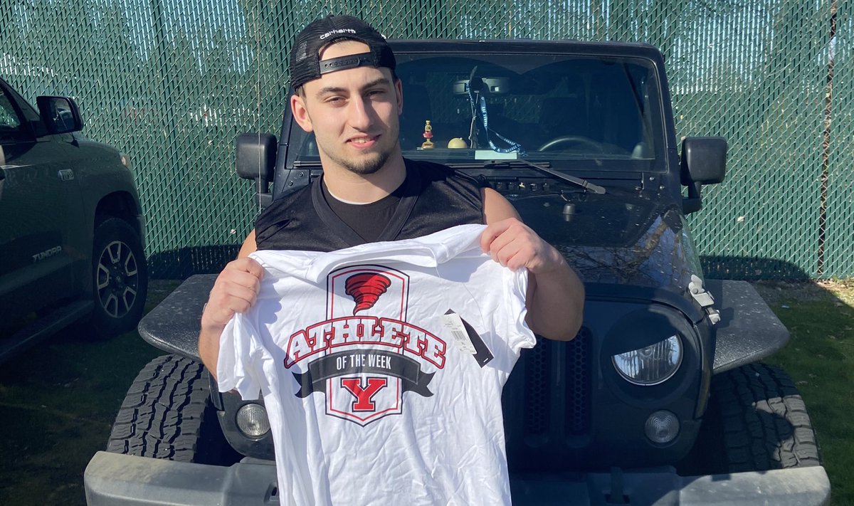 TornadoYelm's tweet photo. 🚨PLAYER OF THE GAME🚨            Week 1     Sean Rohwedder      21 carries for 196yds. Average 9.3 yds/carry 2TDs, 4 tackles and 1 fumble recovery 

3.5 gpa - 2021 - team captain https://t.co/jfhxFGKWyO