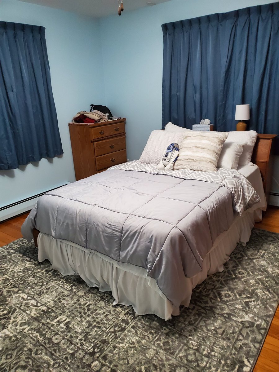 JenniMarie1121's tweet photo. Before &amp; After bedroom makeover after 13 years. The majority of the credit goes to my mom and sister. A true transformation from preteen polka dots. https://t.co/m0qp8LaRth