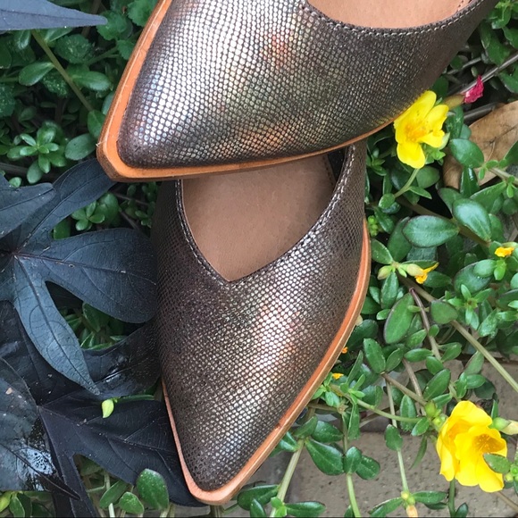 bmetcalf6971's tweet photo. So good I had to share! Check out all the items I'm loving on @Poshmarkapp from @IKreminskiy #poshmark #fashion #style #shopmycloset #frye #bachelorbachelorette #paparazzi: https://t.co/rLPLglwwvm https://t.co/OvH4RmBfXi