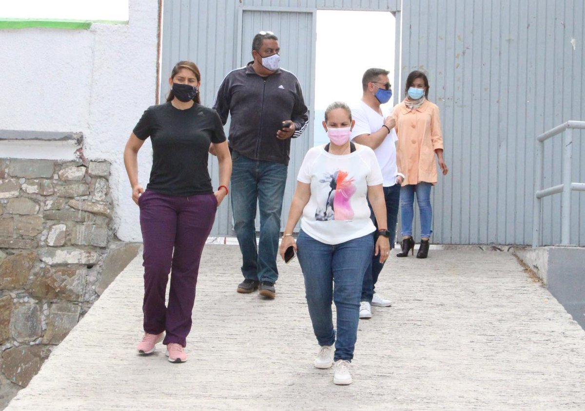 INEDEC_Coahuila's tweet photo. Alina Garza, directora @INEDEC_Coahuila, junto a Adriana Martínez, de la Subdirección de Cultura Física @CONADE, recorrieron las instalaciones del #CAC2000 y del Estadio Olímpico en #Saltillo #Coahuila.
#FuerteCoahuilaEs #SomosCoahuila #EquipoINEDEC #Coahuila https://t.co/jsQXH6rxXc
