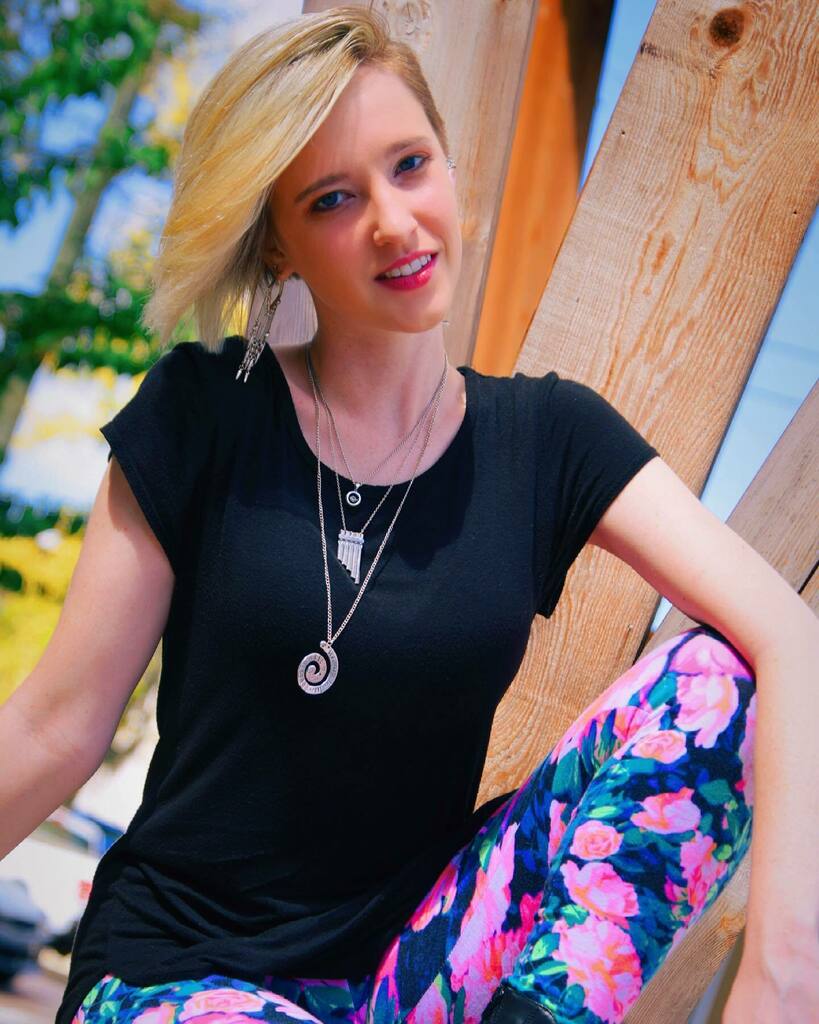 thebrigittemoya's tweet photo. Sometimes I do just be thinking about sunshine... ☀️
Dreaming that I’ll find some widen open spaces to spend some time in, soaking up the sun.
📸: @fob_stump_lover_24 / @voilaviolaphoto
*
*
*
#imissadventures #imreadyforspring #butohhowiwish #icoulden… https://t.co/IgmBNAyk15 https://t.co/0byDjirW87