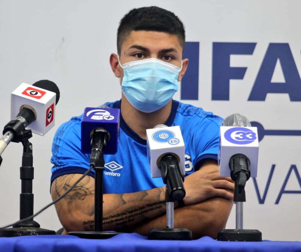 LaSelecta_SLV's tweet photo. 🇸🇻🗣️| "Estoy feliz y tranquilo al tener el pasaporte para ser parte de la Selección" @Ericcalvillo26

#SelectaPreolimpica #ElSalvador https://t.co/SZRaFAWi4F