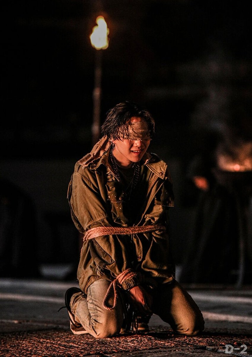 Slvka72647992's tweet photo. Awhhh Daechwita has 200M Views!!!
I'm so thankful to u for this song & MV it's AWESOME!U're in there, GOD DAMN HOT🔥
It was so nice that u put in ur MV Jk & Jin, it was funny actually but nice😄🤩
So Army let's keep streaming this brutal song. 💜
@BTS_twt #BTS #SUGA #AUGUSTD2 https://t.co/GjP95TuFnZ